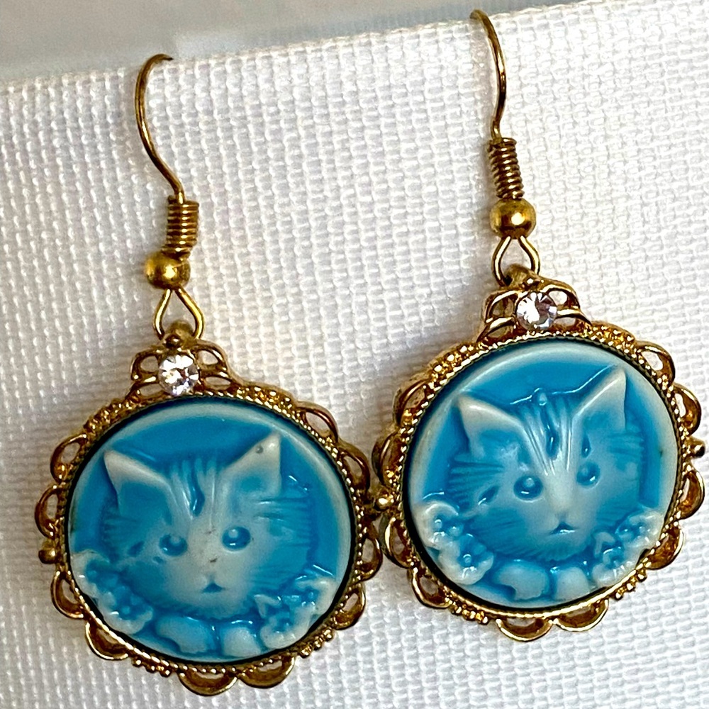 Blue kitten cameo lace vintage earrings